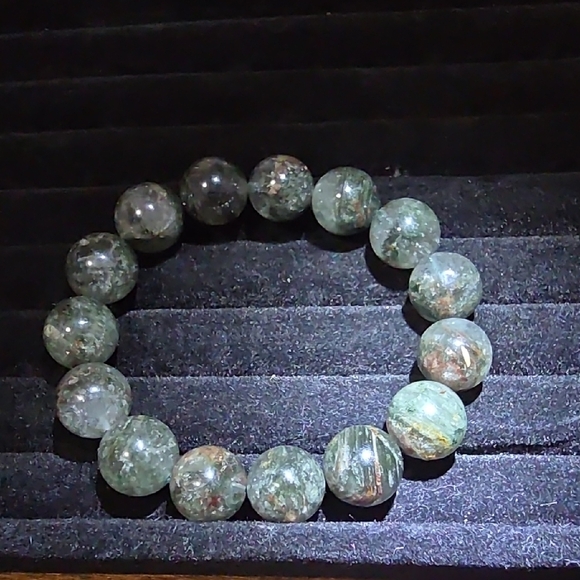 Elegant Garden Quartz Beaded Bracelet - Picture 1 of 1